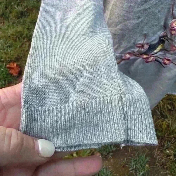 Indigo Rose long sleeve lightweight top sweater. Size Medium. Embroidered - Picture 8 of 9